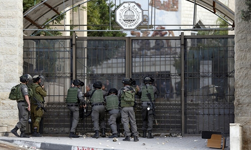 Israeli forces raid top Palestinian university