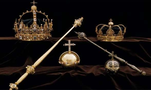 Thieves snatch Swedish royal jewels in daylight heist Thieves snatch Swedish royal jewels in daylight heist