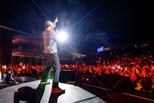 Maroon 5 captivates fans at Al Dana Amphitheatre