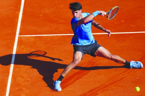 Sinner and Alcaraz wobble but advance to Monte Carlo quarter-finals 