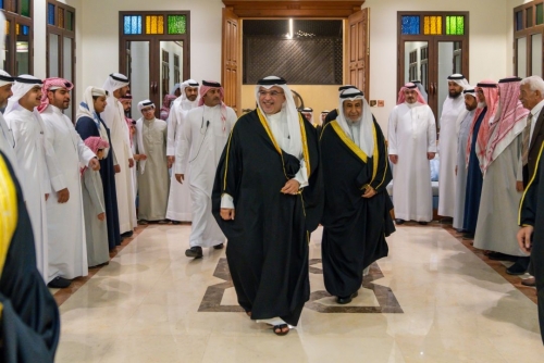 HRH Crown Prince Salman bin Hamad Al Khalifa Visits Ramadan Majlises, Emphasizing Bahrain's Development and Unity