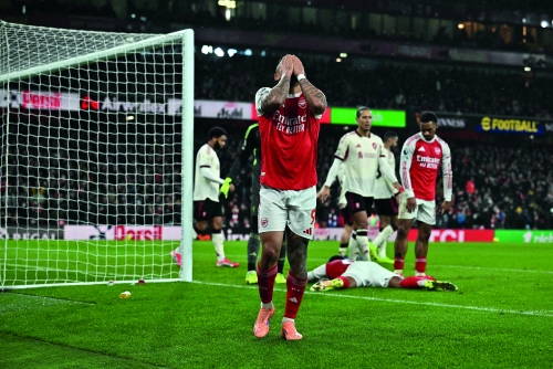 Arsenal miss chance to stretch lead in Liverpool stalemate