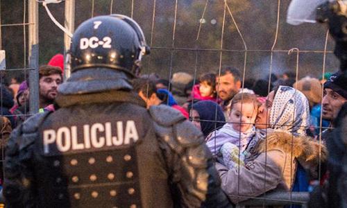 Austria needs border barrier, insists interior minister