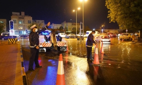 Bahrain Civil Defence, Traffic and Operations Directorate deal with 610 rain-related cases