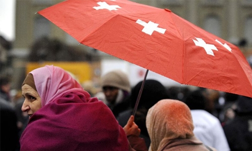 Swiss Muslim girls must take swimming classes with boys