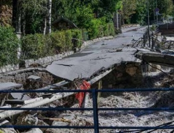 Deadly storm barrels across France, Italy
