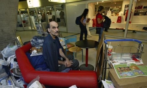 Iranian who inspired ‘The Terminal’ dies at Paris airport