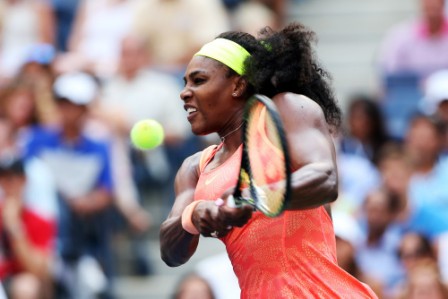 US Open: Serena struggles but reaches third round