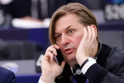 German Far-Right MP’s Offices Raided in Bribery Investigation German Far-Right MP’s Offices Raided in Bribery Investigation