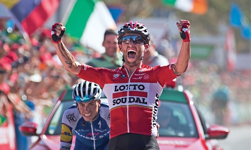 Froome loses ground after  crash