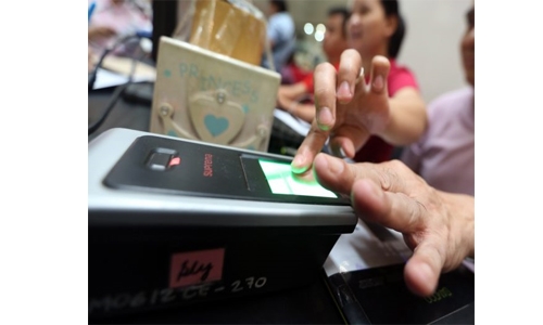 How can the Filipinos in Bahrain register to vote overseas during pandemic