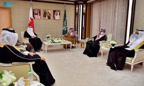 Bahrain, Saudi Arabia discuss ways to boost media cooperation, coordination