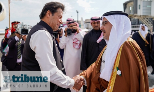 HRH Crown Prince welcomes Pakistani Premier