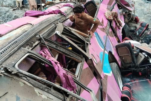 Pakistan Bus Falls Into Ravine, Kills 40, Injures 11 Pakistan Bus Falls Into Ravine, Kills 40, Injures 11