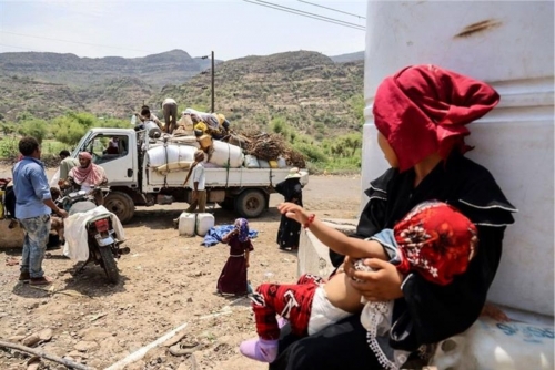 More than 300 killed as Yemen clashes force families to flee More than 300 killed as Yemen clashes force families to flee