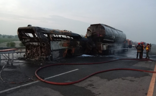 Oil tanker, passenger bus crash kills 20 in central Pakistan