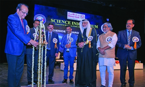 Honouring young scientists Honouring young scientists