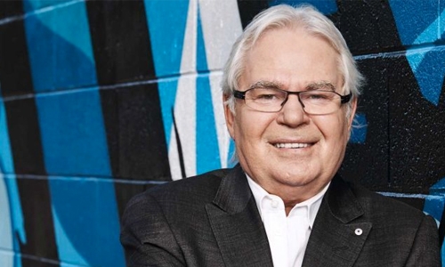 Australia's 'Mr Football' Les Murray dies Australia's 'Mr Football' Les Murray dies