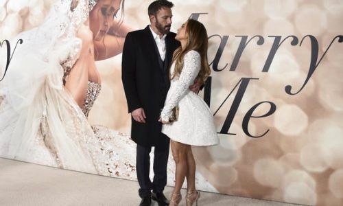Jennifer Lopez, Ben Affleck wed in Las Vegas drive-through