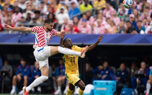 Croatia leapfrog Ghana with battling win