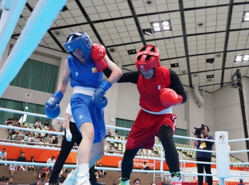 Khamis Denied in Boxing Last 16 Khamis Denied in Boxing Last 16