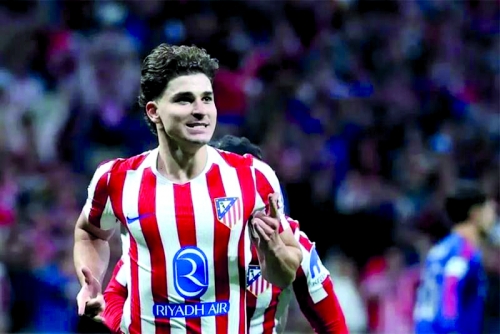 Atletico complain to FIFA over Barca’s Alvarez approach