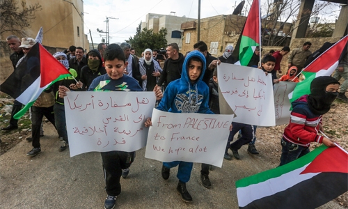 Paris meet revives peace hopes Paris meet revives peace hopes