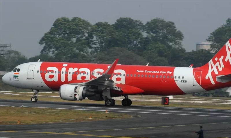 Mother detained over dead baby in plane toilet