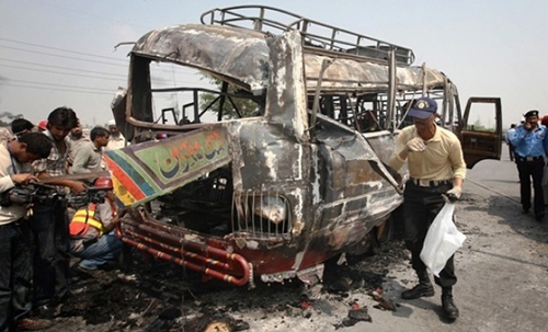 Gas cylinder explosion kills 13 bus passengers in Pakistan