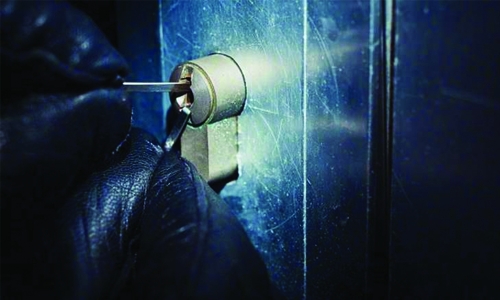 Dh700,000 stolen from money exchange Dh700,000 stolen from money exchange