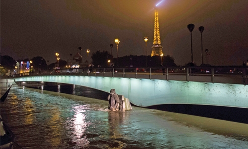 Seine swells higher, keeping Paris on alert Seine swells higher, keeping Paris on alert