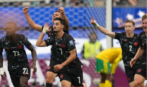 Canada beat South Africa 1-0 to reach World Cup last 16