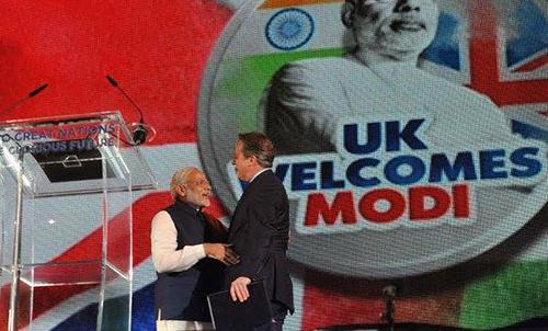 Thousands cheer India's Modi at London mega-rally Thousands cheer India's Modi at London mega-rally