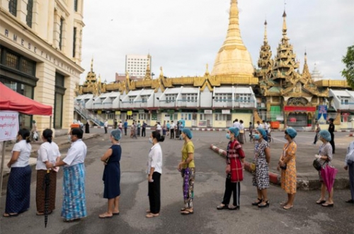 Myanmar's Suu Kyi favoured to win as election gets underway