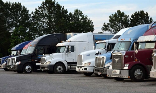 Eight people found dead in tractor trailer in Texas parking lot