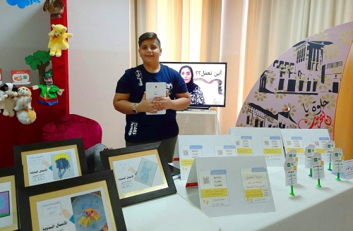 Elementary student learns sign language to help the deaf group Elementary student learns sign language to help the deaf group