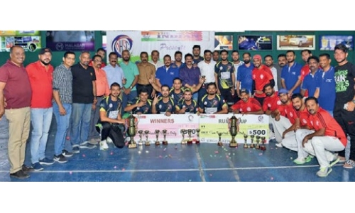 Shoukat CC lift NHSC trophy