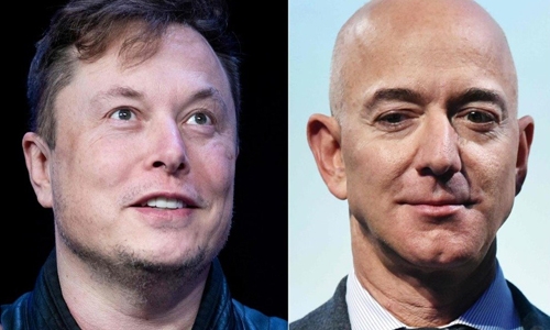 Bezos Reclaims Title of World’s Richest After Musk Slips