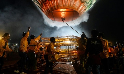 Flames and fireworks as Myanmar fire balloon fest opens