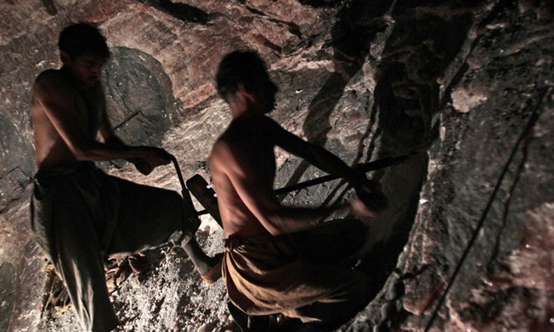 At least 8 killed in Pakistan mine blast At least 8 killed in Pakistan mine blast