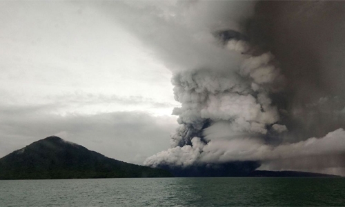 Indonesia hikes danger level for deadly tsunami volcano Indonesia hikes danger level for deadly tsunami volcano