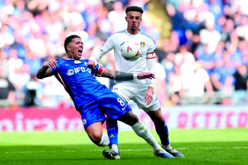 Fernandez sends Chelsea into FA Cup final to lift gloom after Rosenior sacking