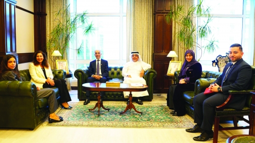 Bahrain Works Minister Receives Egyptian Ambassador