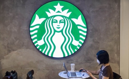 Starbucks reports quarterly loss, as pandemic hurts profits