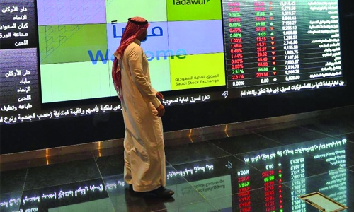 Saudi rises as govt winds down graft purge, region mostly weak