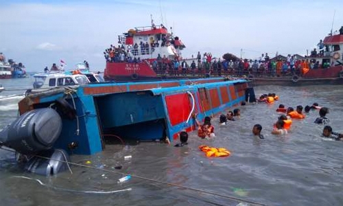 At least eight dead in Indonesian boat accident