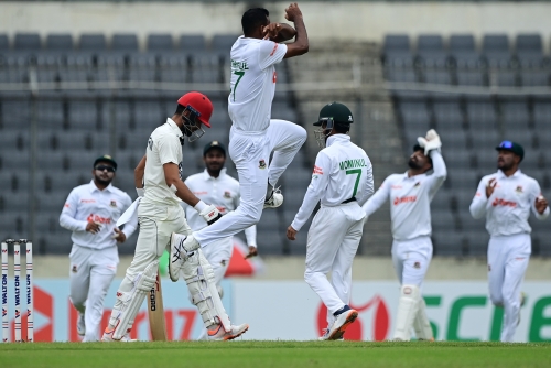 Bangladesh destroy Afghan top order after batting collapse