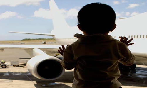 Man tries to kidnap 3-year-old girl at airport