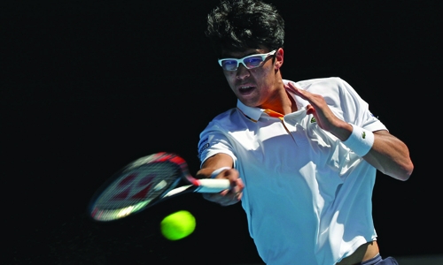 Chung storms into semi-finals