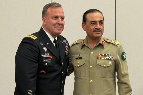 Pakistani Army Chief Attends Centcom Command Change, Meets US Military Leadership Pakistani Army Chief Attends Centcom Command Change, Meets US Military Leadership